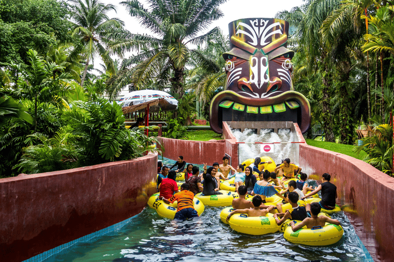 A'famosa Water Theme Park & Safari Wonderland Ticket - Water World: slides, wave pools, and a cool break