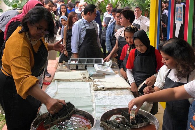 Batik Bag Painting Workshop by myBatik - The 90-minute class, step by step