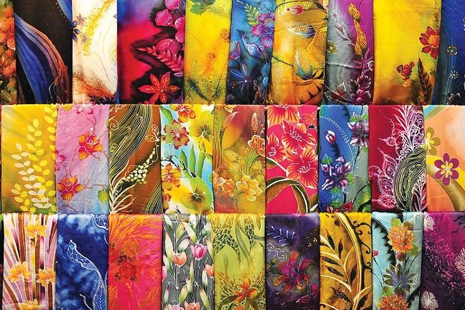 Batu Caves and Malaysian Crafts Tour from Kuala Lumpur - Batik explains Malaysia’s most colorful textile tradition