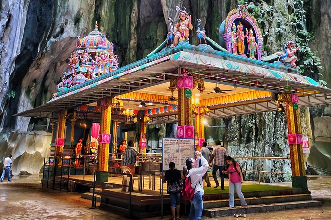 Batu Caves and Sari Experience with Batik Workshop - Wearing a sari before exploring the caves