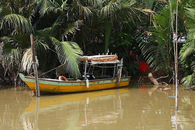 Batu Caves & Firefly Cruise from Kuala Lumpur with Seafood Dinner - Kampung Kuantan fireflies by traditional rowboat