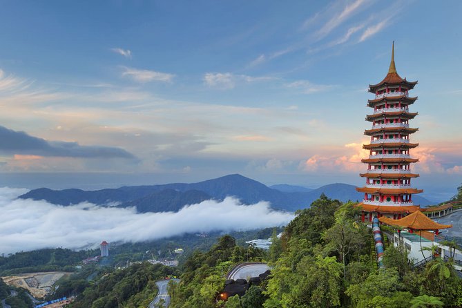 Batu Caves & Genting Highlands Highlights with Cultural Crafts - Batu Caves in a 30-minute stop