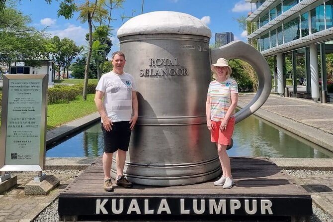 Batu Caves & Malaysian Handicraft Tour: Pewter & Batik Experience - Why the guide can make or break the experience