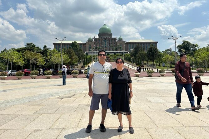 Batu Caves & Putrajaya City Tour - Two worlds in one Kuala Lumpur outing