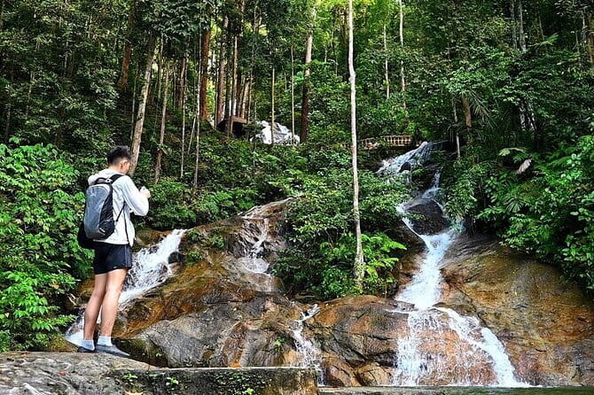 Batu Caves & Putrajaya Highlights: Landmarks & Botanical Garden - Forty-five minutes in Putrajaya Botanical Garden