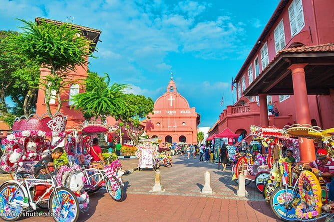 Batu Caves & Putrajaya Highlights: Landmarks & Botanical Garden - Putrajaya Lake, Putra Bridge, and the city’s big views