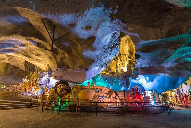 Batu Caves Tour from Kuala Lumpur - Timing, heat, crowds, and the smell problem