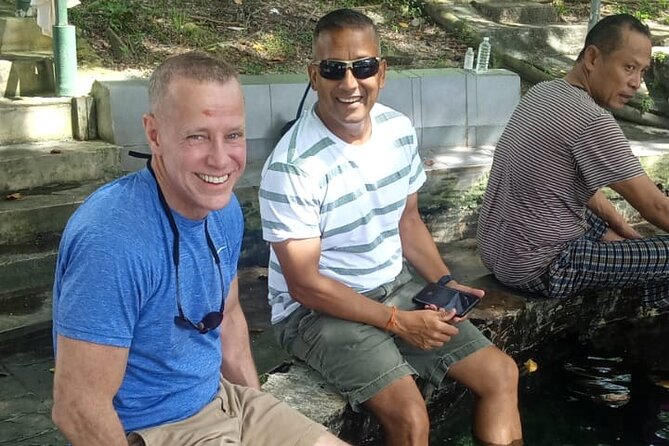 Batu Caves,Waterfalls and Hot Springs Tour With Lunch - Guides make the difference
