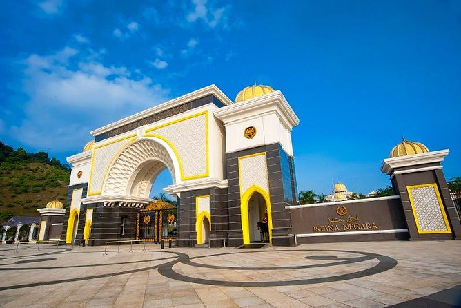 Best of Kuala Lumpur City Tour Including National Museum and National Monument - Petronas Towers: a quick start with limited time