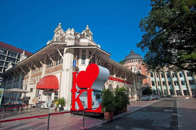 Best of Kuala Lumpur Tour with Twin Tower Entry - National Mosque and Kuala Lumpur Railway Station