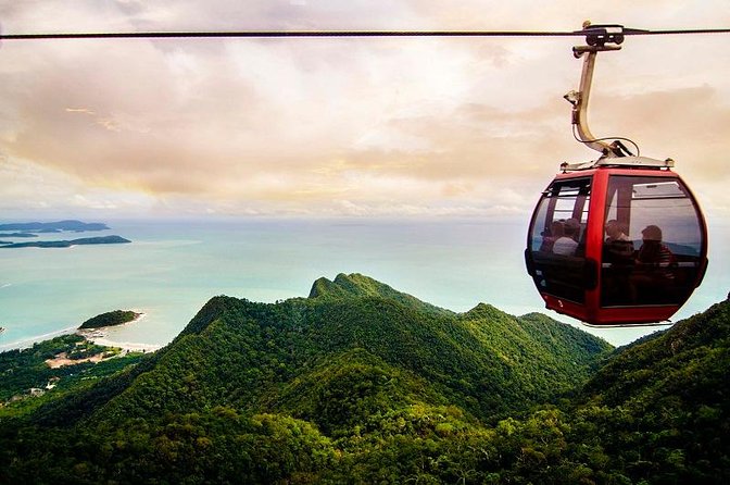 Cable Car and Oriental Village from Langkawi - Oriental Village: a pleasant stop between rides
