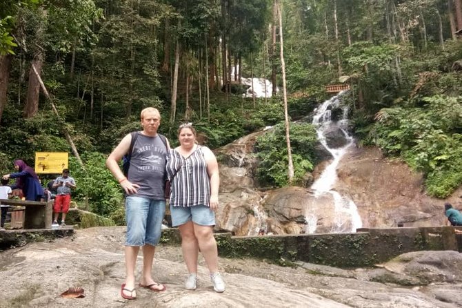 Cameron Highlands Tour from Kuala Lumpur - Lata Iskandar gives you a quick taste of the jungle road
