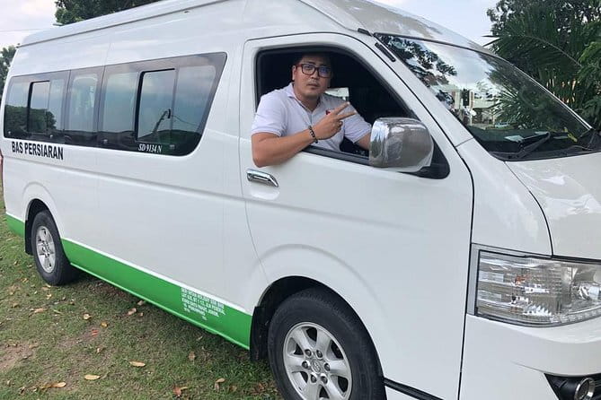 ~Chauffeur: Johor Bahru to Singapore Van Transfer - A direct ride from Johor Bahru to Singapore