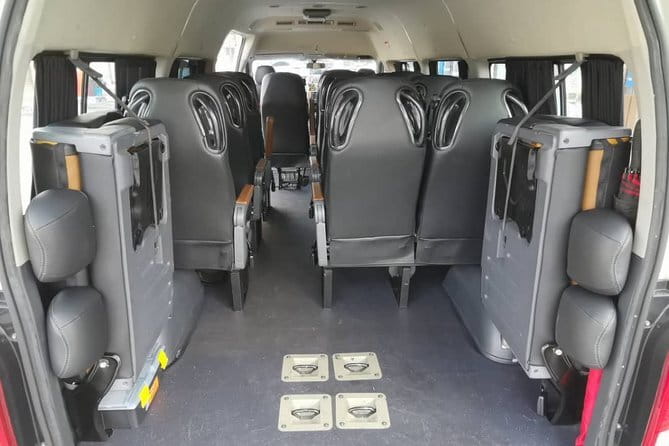 ~Chauffeur: Johor Bahru to Singapore Van Transfer - The vehicle, language support, and group size