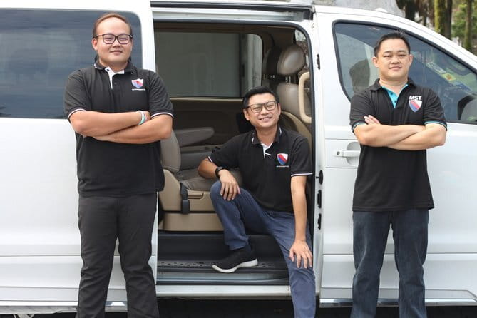 ~Chauffeur: Johor Bahru to Singapore Van Transfer - Communication before departure