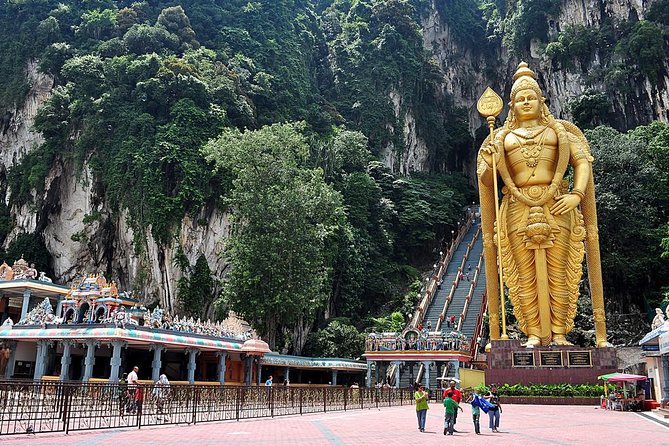Cruise Layover Tour from Port Klang - From the King’s Palace to the National Monument