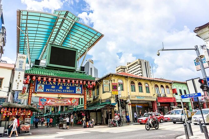 Culinary Journey Through Chinatown with All Type of Delicacies - Petaling Street brings the city into focus