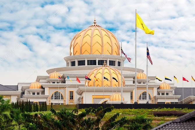 Day Trip frm Port Klang: Kuala Lumpur Famous Landmarks with Lunch - Port Klang pickup and the six-hour clock