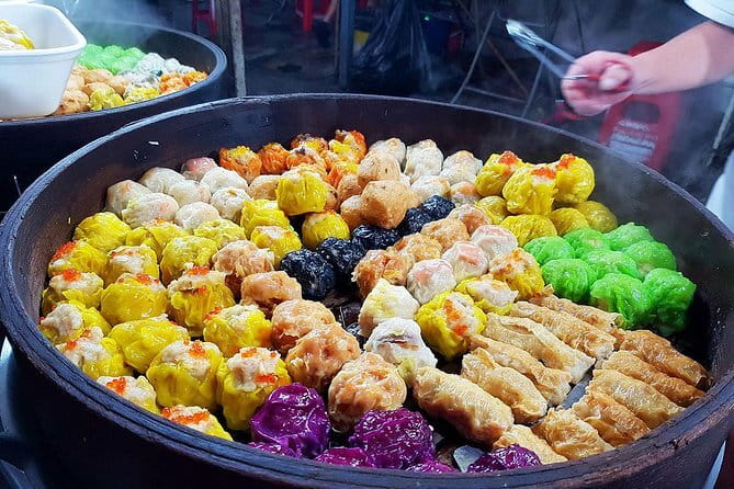 Eat Like a Local in Kuala Lumpur - What the guide adds beyond the food
