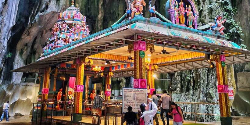 From Kuala Lumpur: Colmar Tropicale and Batu Caves Day Trip - What the $44 price really covers
