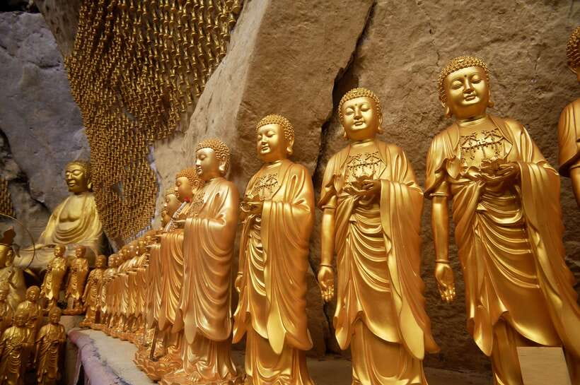 From Kuala Lumpur: Full-Day Tour to Ipoh - Sam Poh Tong and Kek Look Tong
