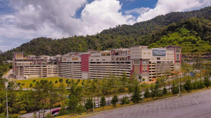 From Kuala Lumpur: Genting Highlands Day Tour & Gondola Ride - Six hours for shopping, sightseeing, and optional parks