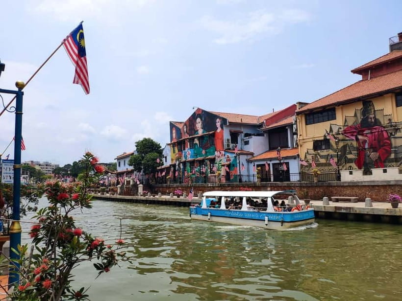 From Kuala Lumpur: Historical Private Malacca Day Tour - A Famosa and the climb to St. Paul’s Hill