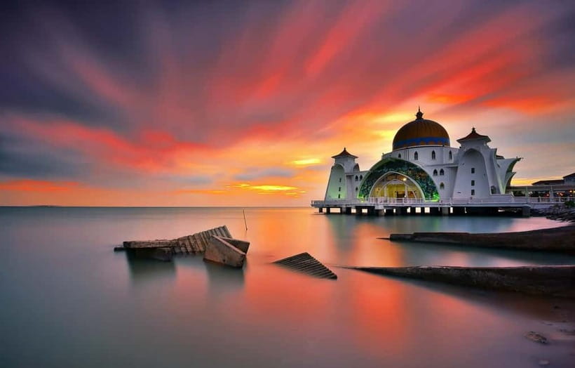 From Kuala Lumpur: Historical Private Malacca Day Tour - Melaka Straits Mosque and the Malacca River