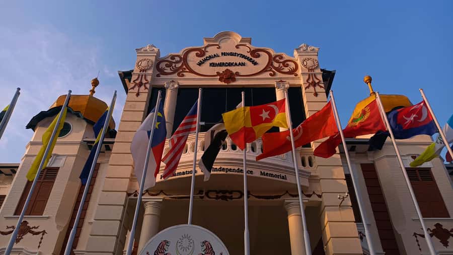 From Kuala Lumpur: Private Full Day Tour to Malacca - Dutch Square, where Malacca turns red
