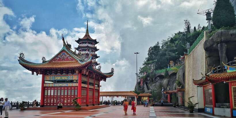 From Kuala Lumpur: Private Genting Highlands Day Trip - What you find at 1,830 meters