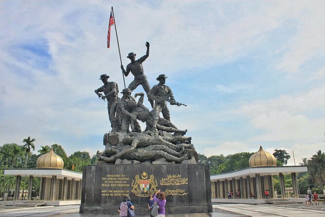 From Port Klang Petronas Twin Tower Batu Caves & KL City Tour - Lake Gardens and the National Mosque