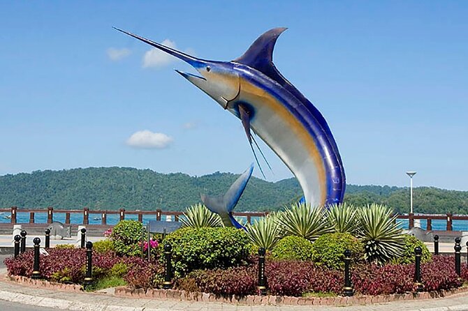 Full Day JomTour! Memorable Experience in Kota Kinabalu, Sabah - Nabalu Market and the 15-meter mountain viewpoint