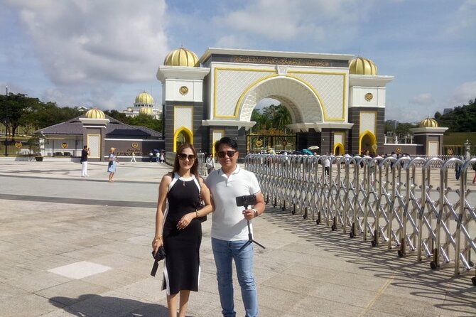 Full-Day Kuala Lumpur Sightseeing Tour - The royal palace and National Monument