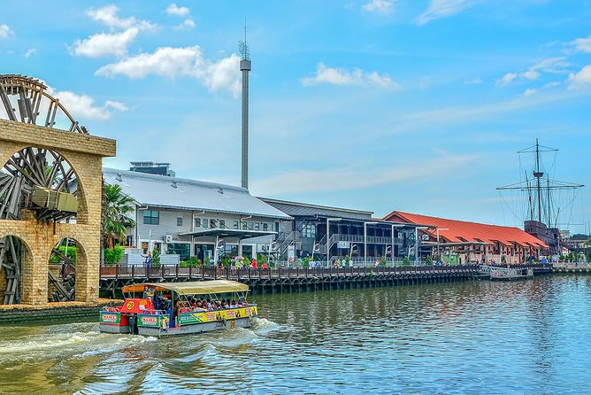 Full-Day Malacca City Tour from Kuala Lumpur - Jonker Street: antiques, food, and Peranakan character