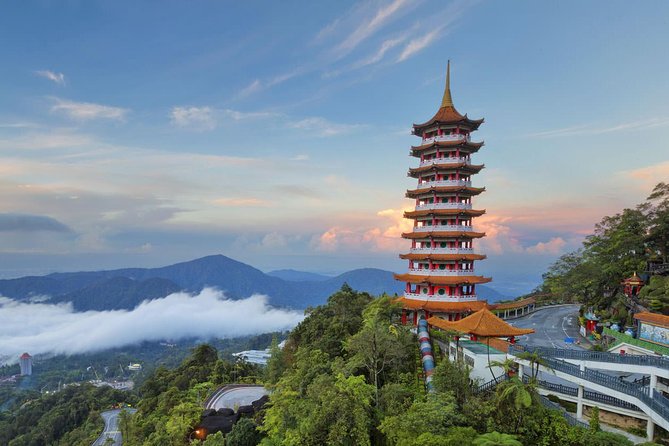Genting Highlands & Batu Caves Day Tour + Chin Swee Temple - Batu Caves: the day’s most meaningful first stop