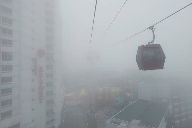 Genting Highlands & Batu Caves Include Cable Car Tickets - A short commercial stop at Geneve Timepiece