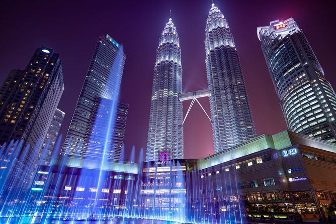 Glittering Night at Lake Symphony, River of Life & Saloma Bridge - Chinatown brings the first evening energy