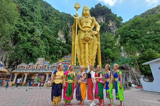 Half Day Cultural And Heritage Walking Tour in Kuala Lumpur - Photographing the murals at Kwai Chai Hong