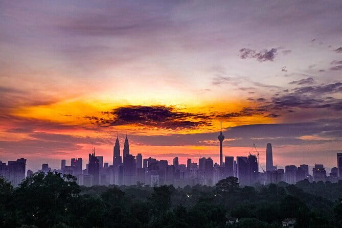 Harmony & Cultural Night Tour - Petronas Twin Towers and Kuala Lumpur after dark