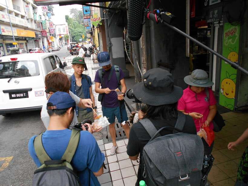 Hidden Kuala Lumpur: 4-Hour Bike Tour - Coffee and the first taste of Petaling Street
