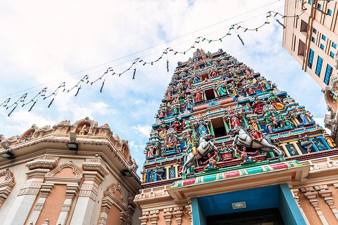 Immerse Yourself in Kuala Lumpur Heritage on a Night Tour - Petronas Twin Towers and Lake Symphony