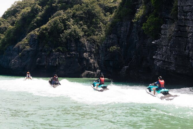 Jet Ski Tour Ruby Package - Eagle Square gives you a quick landmark stop