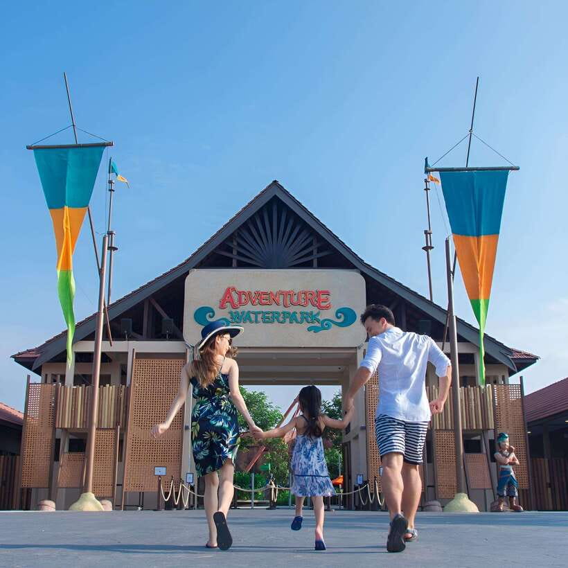Johor: Adventure Waterpark Desaru Coast Entry Ticket - Crowd levels and staff service
