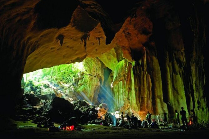 Jungle Odyssey: Unleash Your Adventure in Taman Negara! - Visiting a local settlement