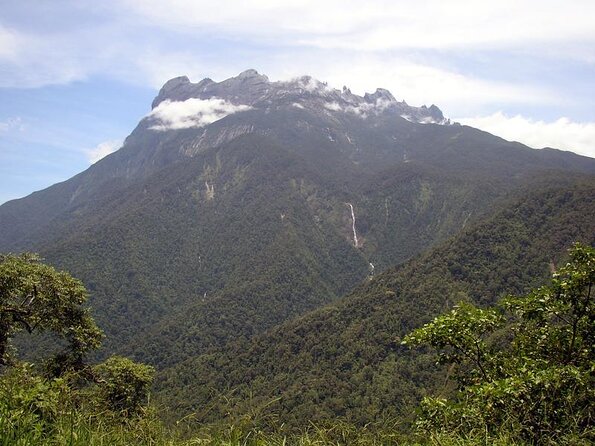 Kinabalu Park & Poring Hot Spring Tour - 7:00 a.m. pickup and the road into the highlands