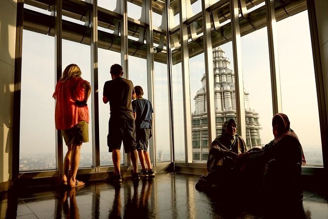 KL Tour with Petronas Twin Towers Observation Deck & Batu Cave - Key points at a glance