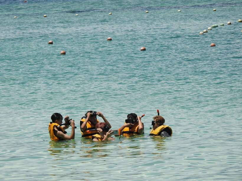Kota Kinabalu: Island Hopping with Snorkeling & Meal - The included lunch keeps the day simple