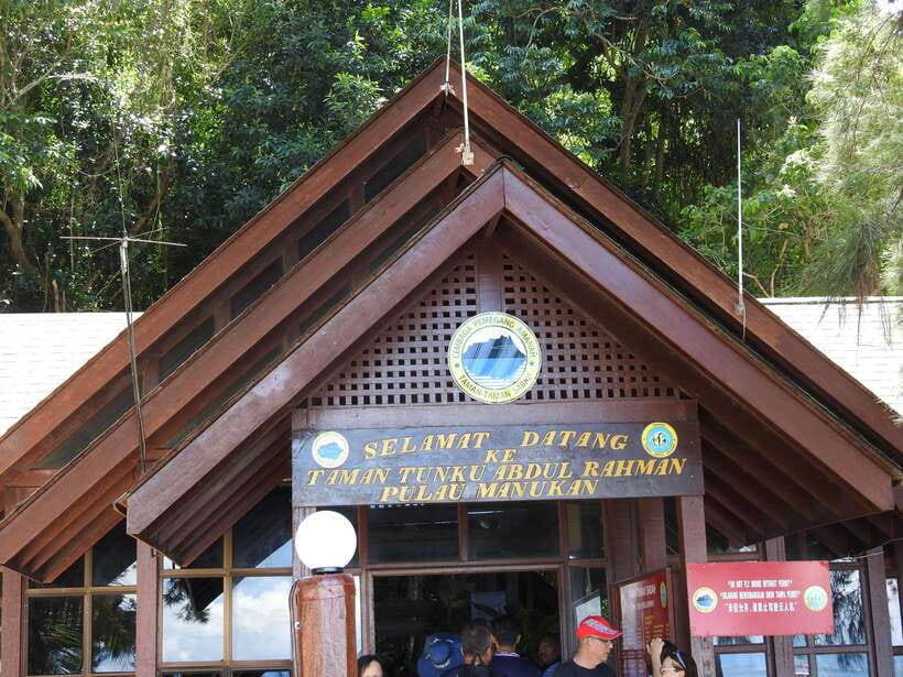 Kota Kinabalu: Island Hopping with Snorkeling & Meal - Snorkeling is independent, with fins not included