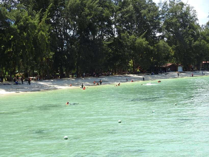 Kota Kinabalu: Island Hopping with Snorkeling & Meal - Crowds are the biggest weakness