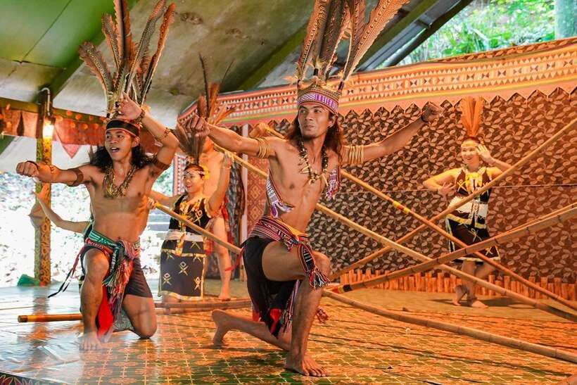 Kota Kinabalu: Mari Mari Cultural Village Tour - What makes the setting useful for first-time visitors